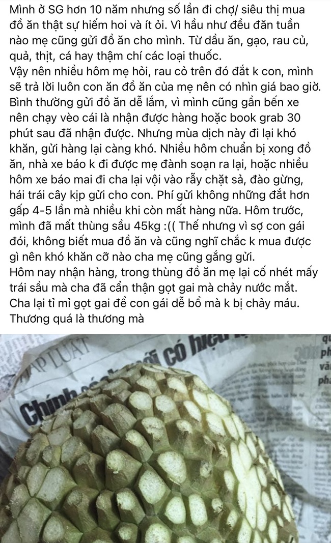 Cô gái &quot;rơm rớm nước mắt&quot; khoe trái sầu riêng cha mẹ gửi cho, dân mạng phải thốt lên &quot;nhìn vào là biết được thương cỡ nào!&quot; - Ảnh 1.