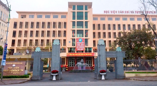 ĐIỂM CHUẨN xét tuyển đại học 2021: Thêm một trường khiến sĩ tử &quot;choáng&quot; khi bảng điểm toàn 8, 9, cao nhất lên đến 9,63 - Ảnh 3.