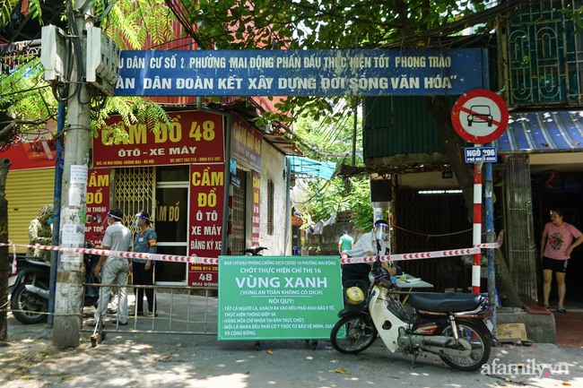 Hà Nội triển khai mô hình "vùng xanh" phòng chống dịch COVID-19, gần 50 "vùng xanh" được hình thành tại quận Hoàng Mai - Ảnh 2. Hà Nội triển khai mô hình "vùng xanh" phòng chống dịch COVID-19, gần 50 "vùng xanh" được hình thành tại quận Hoàng Mai - Ảnh 2.