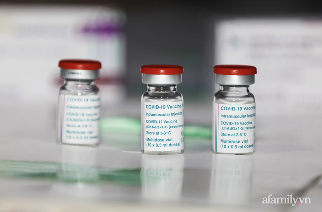 Thêm gần 600.000 liều vắc xin AstraZeneca về đến sân bay Tân Sơn Nhất - Ảnh 1.