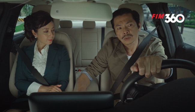 Mặt nạ hạnh phúc: Sau khi ngoại tình trên xe hơi, lần đầu ông Huấn - bà Trang hẹn hò bên ngoài nhưng lại bị con cái bắt gặp - Ảnh 1.
