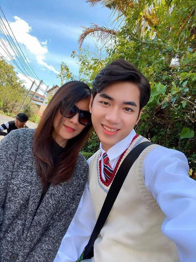 Mẹ nuôi của K-ICM viết đúng 4 chữ lên trang cá nhân giữa "phốt căng" của Jack  - Ảnh 2.