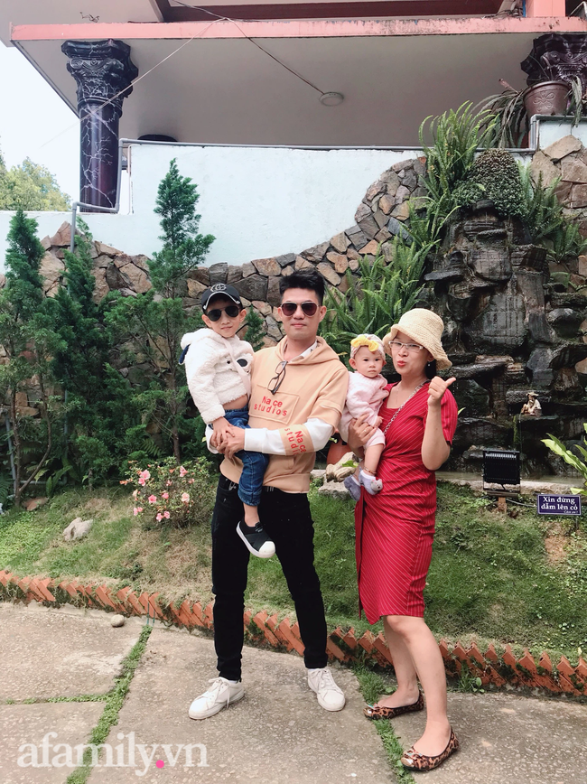 Chuyện t&igrave;nh c&oacute; 26 ngh&igrave;n like của cặp đ&ocirc;i Hội An: Lớp 8 gặp mặt nh&igrave;n đ&atilde; "thấy gh&eacute;t" v&agrave; m&agrave;n giảm 22kg sau sinh ngoạn mục b&otilde; c&ocirc;ng chồng b&oacute;c bưởi mỗi ng&agrave;y! - Ảnh 9.