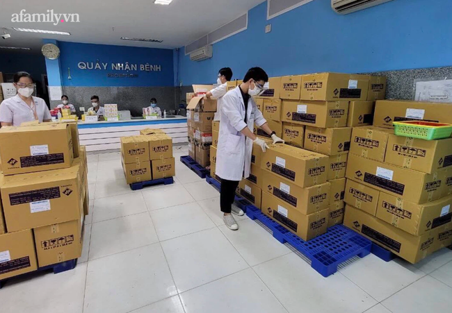 Bệnh viện Nhi Đồng 1 đã bàn giao 200 ngàn gói thuốc điều trị F0 trong cộng đồng cho TP.HCM - Ảnh 1.