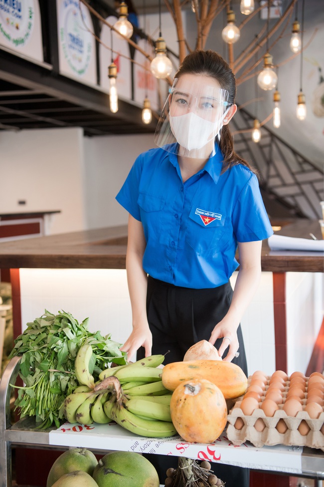 Á hậu Huyền My hội ngộ Xuân Bắc, tâm sự xúc động khi góp sức giúp đỡ người nghèo mùa Covid - Ảnh 6. Á hậu Huyền My hội ngộ Xuân Bắc, tâm sự xúc động khi góp sức giúp đỡ người nghèo mùa Covid - Ảnh 6.