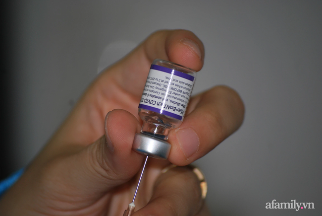 Hà Nội: Ngày đầu triển khai tiêm vaccine phòng Covid-19 cho hàng nghìn phụ nữ mang thai - Ảnh 7.