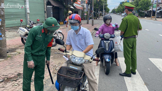 TP.HCM tiếp tục giãn cách xã hội theo Chỉ thị 16 đến hết tháng 9 - Ảnh 1. TP.HCM tiếp tục giãn cách xã hội theo Chỉ thị 16 đến hết tháng 9 - Ảnh 1.