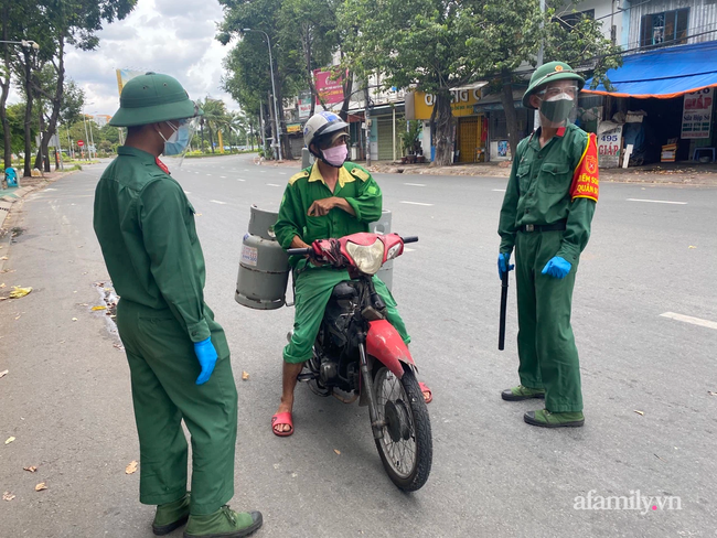 Phó Chủ tịch TP.HCM: Từ ngày 16/9 shipper sẽ được chạy liên quận, có thêm giai đoạn &quot;đệm&quot; để chuẩn bị phục hồi kinh tế - Ảnh 2.