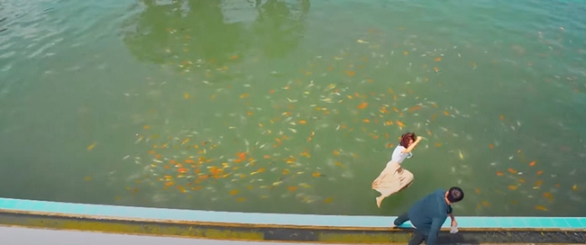 11 tháng 5 ngày tập 22: Hết trượt chân ôm nhau suýt hôn, Đăng lại xô Nhi bay xuống hồ - Ảnh 6. 11 tháng 5 ngày tập 22: Hết trượt chân ôm nhau suýt hôn, Đăng lại xô Nhi bay xuống hồ - Ảnh 6.