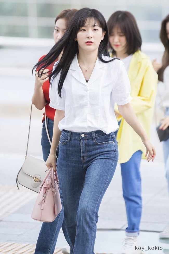 Mặc áo blouse đẹp như Red Velvet: 13 cách mix đơn giản nhưng trẻ trung, chuẩn sang xịn mịn - Ảnh 3.