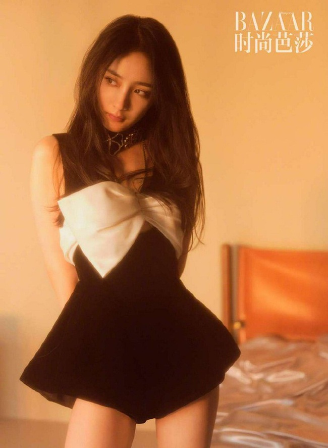 Đã mặc đồ cũ tại Met Gala 2021, Rosé còn đụng hàng Dương Mịch: Dù nhạt nhưng vẫn ăn đứt "đàn chị" chỉ bởi một chi tiết - Ảnh 8. Đã mặc đồ cũ tại Met Gala 2021, Rosé còn đụng hàng Dương Mịch: Dù nhạt nhưng vẫn ăn đứt "đàn chị" chỉ bởi một chi tiết - Ảnh 8.