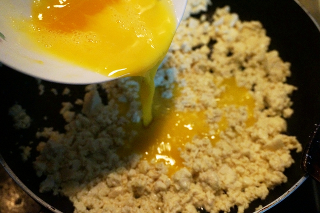 Chỉ cần thêm một nguyên liệu này, món trứng vừa mềm, vừa ngon lại giàu canxi - Ảnh 8.