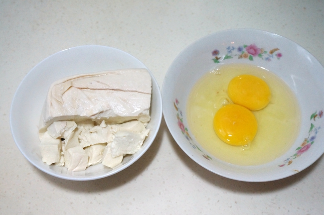 Chỉ cần thêm một nguyên liệu này món trứng vừa mềm ngon lại giàu canxi - Ảnh 3.