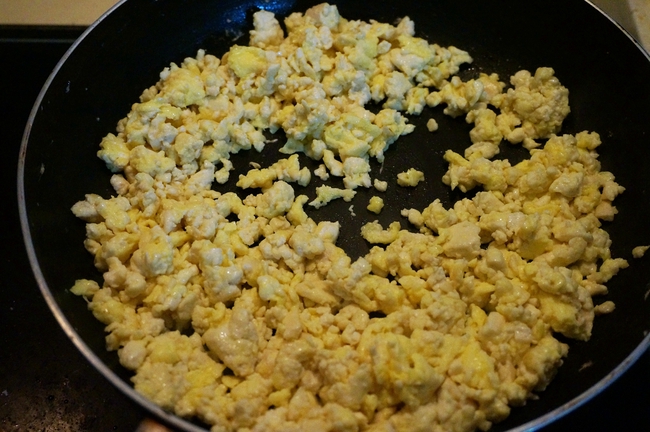 Chỉ cần thêm một nguyên liệu này, món trứng vừa mềm, vừa ngon lại giàu canxi - Ảnh 9.