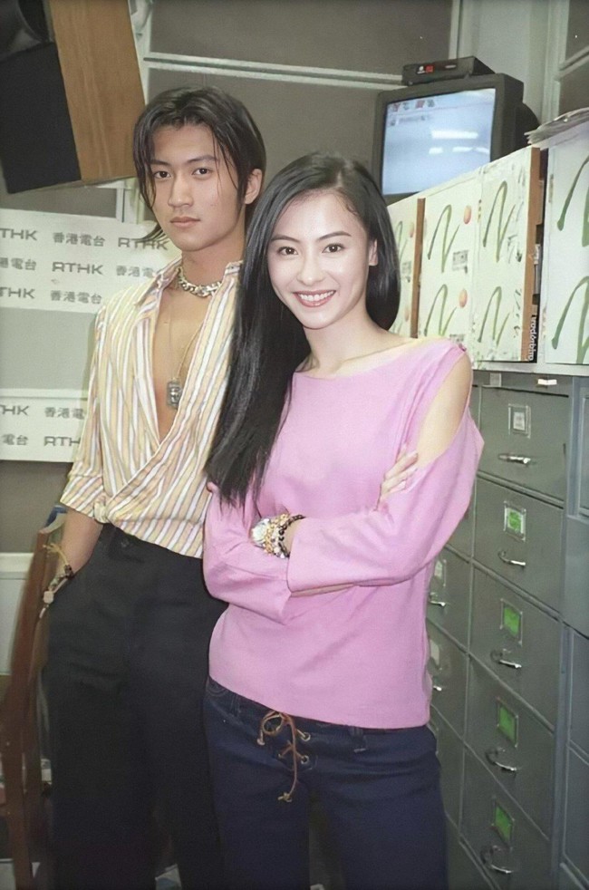 Sau khi ly hôn, Trương Bá Chi bôi nhọ Tạ Đình Phong, cố thể hiện bản thân là người mẹ tốt? - Ảnh 2.