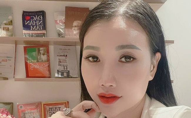 Nữ Tổng giám đốc bị công an truy tìm về hành vi lừa đảo, vẫn lên mạng livestream dọa kiện: 