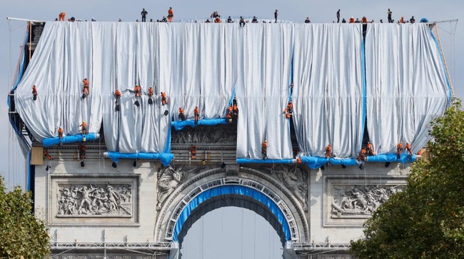 Khải Hoàn Môn biểu tượng của Paris được bọc kín trong 25.000 m2 vải - Ảnh 3.