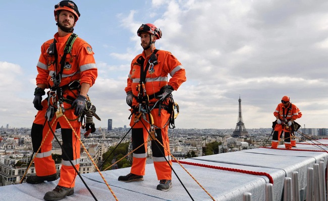 Khải Hoàn Môn biểu tượng của Paris được bọc kín trong 25.000 m2 vải - Ảnh 5.