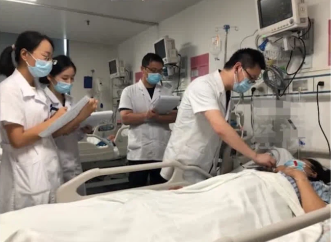 Thai phụ 36 tuần nhập viện khẩn cấp, bác sĩ chỉ định mổ lấy thai, nguyên nhân nguy hiểm xuất phát từ bữa lẩu bò thịnh soạn - Ảnh 2.