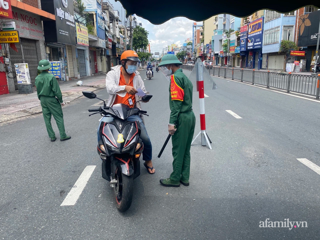 TP.HCM: Có thể xử lý hình sự trường hợp biết mình là F0 nhưng cố tình lưu thông trên đường - Ảnh 1.