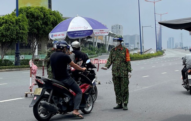 DIỄN BIẾN DỊCH NGÀY 2/9: Số ca F0 ở TP.HCM đang giảm sau 10 ngày thực hiện nghiêm giãn cách xã hội - Ảnh 1.