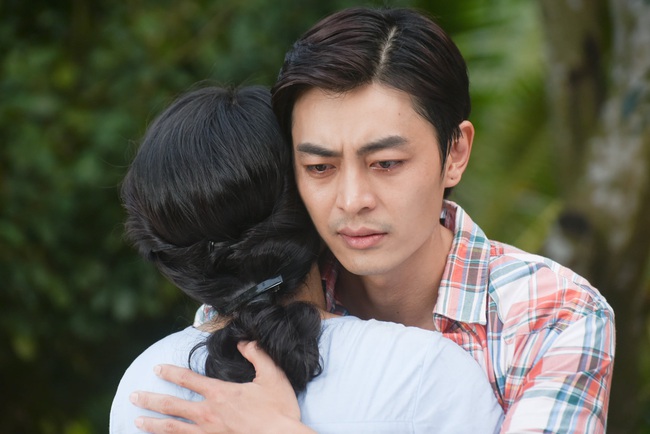 Thương con cá Rô đồng: Trọn bộ cảnh Thiệt (Quốc Huy) đi tù trở về, Nhung đã chết, chỉ có thể ôm thị Thương an ủi - Ảnh 6. Thương con cá Rô đồng: Trọn bộ cảnh Thiệt (Quốc Huy) đi tù trở về, Nhung đã chết, chỉ có thể ôm thị Thương an ủi - Ảnh 6.