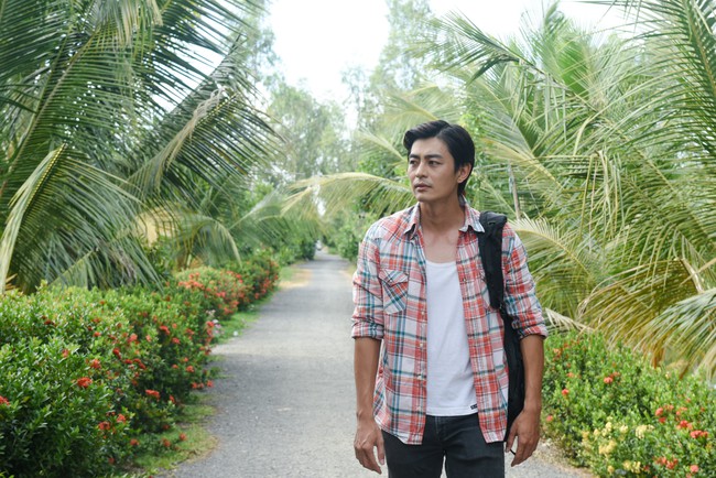 Thương con cá Rô đồng: Trọn bộ cảnh Thiệt (Quốc Huy) đi tù trở về, Nhung đã chết, chỉ có thể ôm thị Thương an ủi - Ảnh 1. Thương con cá Rô đồng: Trọn bộ cảnh Thiệt (Quốc Huy) đi tù trở về, Nhung đã chết, chỉ có thể ôm thị Thương an ủi - Ảnh 1.