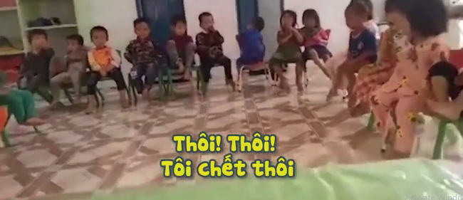 Màn điểm danh tấu hài nhất năm của lớp mầm non, sau chưa đầy 1 phút cô giáo phải thốt lên bất lực: Thôi thôi! Tôi chết thôi - Ảnh 2. Màn điểm danh tấu hài nhất năm của lớp mầm non, sau chưa đầy 1 phút cô giáo phải thốt lên bất lực: Thôi thôi! Tôi chết thôi - Ảnh 2.