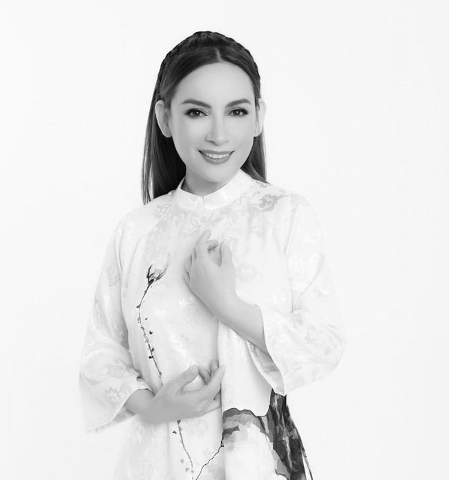 Việt Hương thông báo về việc lo tang lễ cho ca sĩ Phi Nhung - Ảnh 3. Việt Hương thông báo về việc lo tang lễ cho ca sĩ Phi Nhung - Ảnh 3.