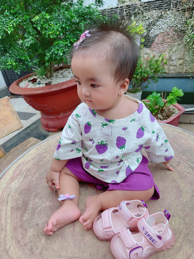 Con gái được 9 tháng tuổi, Mạc Văn Khoa khoe ảnh cả gia đình cực yêu - Ảnh 5.