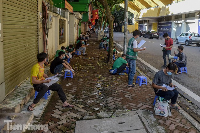 DIỄN BIẾN DỊCH COVID-19 NGÀY 6/9: Mặt hàng thiết yếu nào được Hà Nội cấp giấy đi đường? - Ảnh 2.