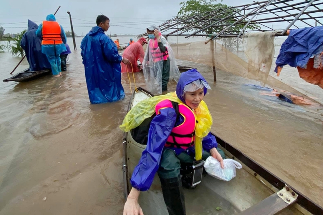 Mẹ Hồ Ngọc Hà chính thức lên tiếng khi bị nhắc tên trong lùm xùm từ thiện của Trấn Thành - Ảnh 2. Mẹ Hồ Ngọc Hà chính thức lên tiếng khi bị nhắc tên trong lùm xùm từ thiện của Trấn Thành - Ảnh 2.