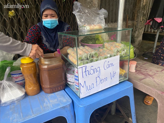 KHẨN: TP.HCM cho phép hàng quán kinh doanh ăn uống được bán mang về trở lại - Ảnh 2. KHẨN: TP.HCM cho phép hàng quán kinh doanh ăn uống được bán mang về trở lại - Ảnh 2.