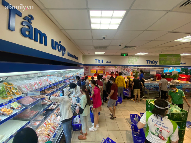 KHẨN: TP.HCM cho phép hàng quán kinh doanh ăn uống được bán mang về trở lại - Ảnh 1. KHẨN: TP.HCM cho phép hàng quán kinh doanh ăn uống được bán mang về trở lại - Ảnh 1.