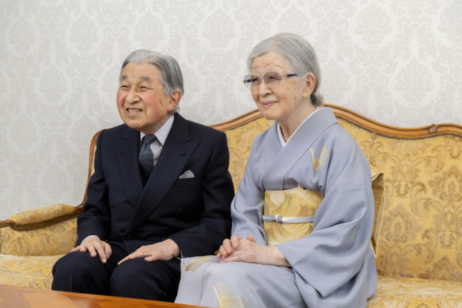 Hoàng gia Nhật công bố ảnh năm mới 2022 khác biệt so với mọi năm, Công chúa cô độc có màn lột xác ngoạn mục - Ảnh 5.