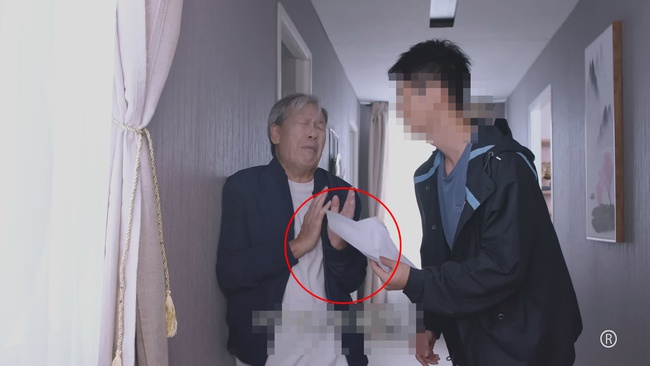 Cha già 80 tuổi tuyên bố tái hôn, con trai chưa kịp hỏi han đã cung dao chém để lại cảnh tượng ám ảnh gia đình tan nát - Ảnh 1. Cha già 80 tuổi tuyên bố tái hôn, con trai chưa kịp hỏi han đã cung dao chém để lại cảnh tượng ám ảnh gia đình tan nát - Ảnh 1.