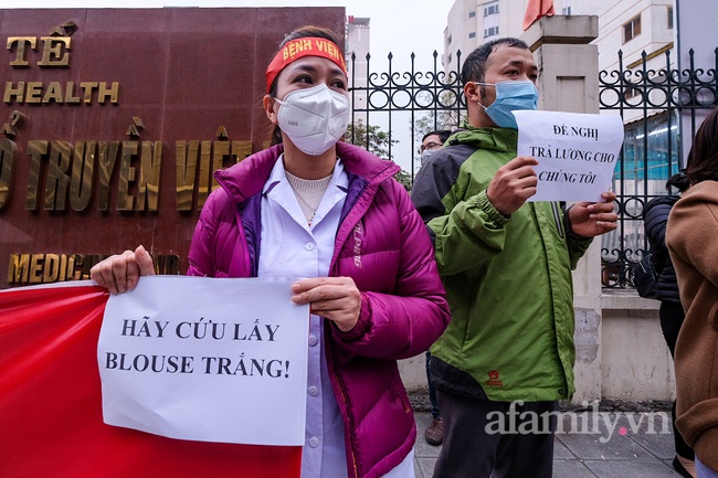 Hàng trăm nhân viên y tế ở Hà Nội xuống đường kêu cứu vì bị nợ lương: &quot;Lo cuộc sống hàng ngày còn chưa đủ, chúng tôi  không nghĩ gì đến Tết&quot; - Ảnh 12.