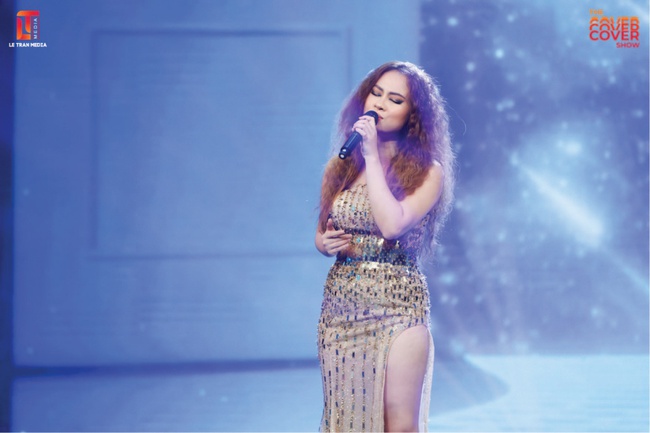 Nữ ca sĩ cover siêu hit "Hoa nở không màu" của Hoài Lâm quá hay đến nỗi "cha đẻ" của ca khúc suýt không nhận ra - Ảnh 8. Nữ ca sĩ cover siêu hit "Hoa nở không màu" của Hoài Lâm quá hay đến nỗi "cha đẻ" của ca khúc suýt không nhận ra - Ảnh 8.