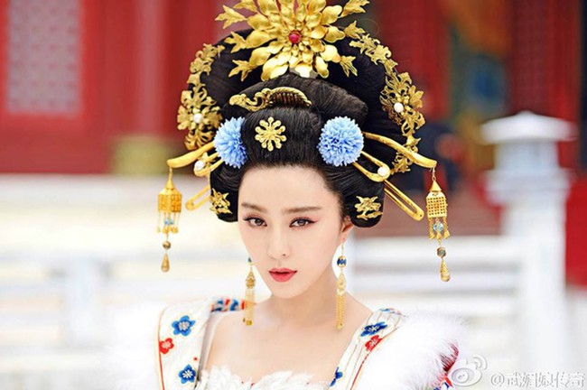Hoa hậu Khánh Vân mặc đồ giống Phạm Băng Băng, nhìn ảnh nhớ ngay bộ phim sang chảnh bậc nhất Châu Á - Ảnh 6.