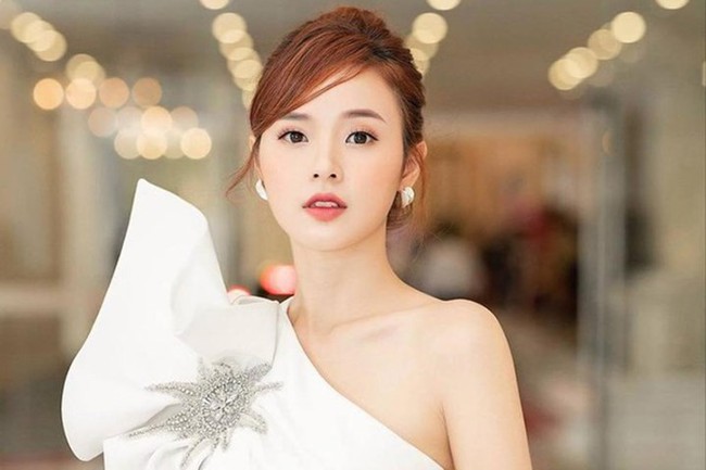 Một nữ diễn viên từng bị dè bỉu vì xinh đẹp, "còn lâu mới đỗ đại học": Nhìn học vấn, công việc hiện tại của cô mới giật mình - Ảnh 2. Một nữ diễn viên từng bị dè bỉu vì xinh đẹp, "còn lâu mới đỗ đại học": Nhìn học vấn, công việc hiện tại của cô mới giật mình - Ảnh 2.