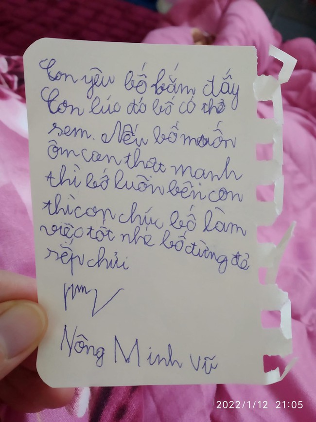 Bé trai viết thư gửi bố mẹ và em gái, đang dạt dào tình cảm suýt rơi nước mắt thì câu cuối khiến ai nấy cười muốn xỉu - Ảnh 2.