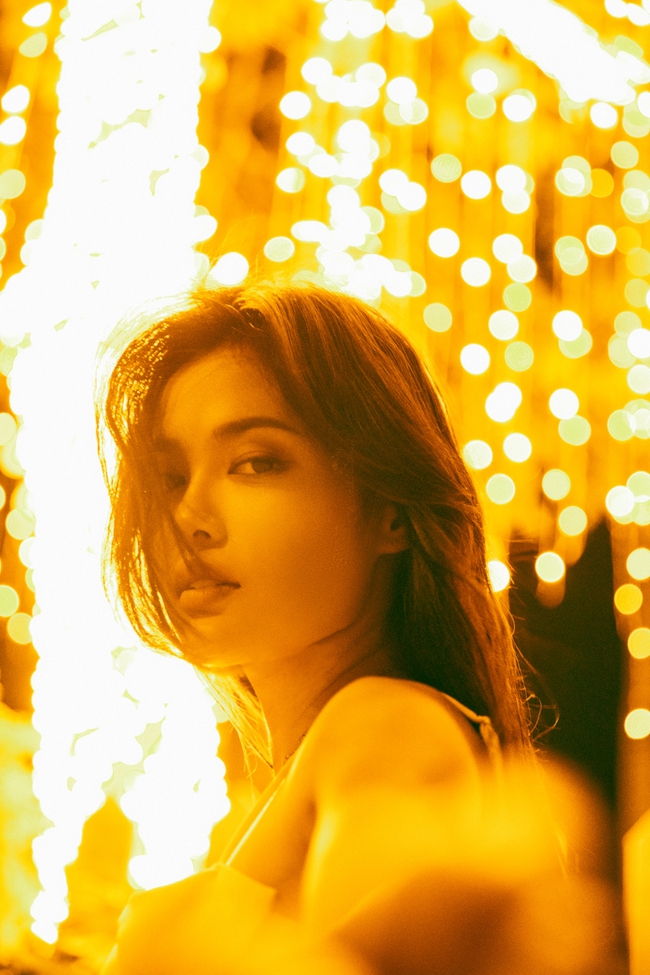 Không phải là MV nhạc rap, Seachains bất ngờ tung phim ngắn với nữ người mẫu Fung La - Ảnh 3.