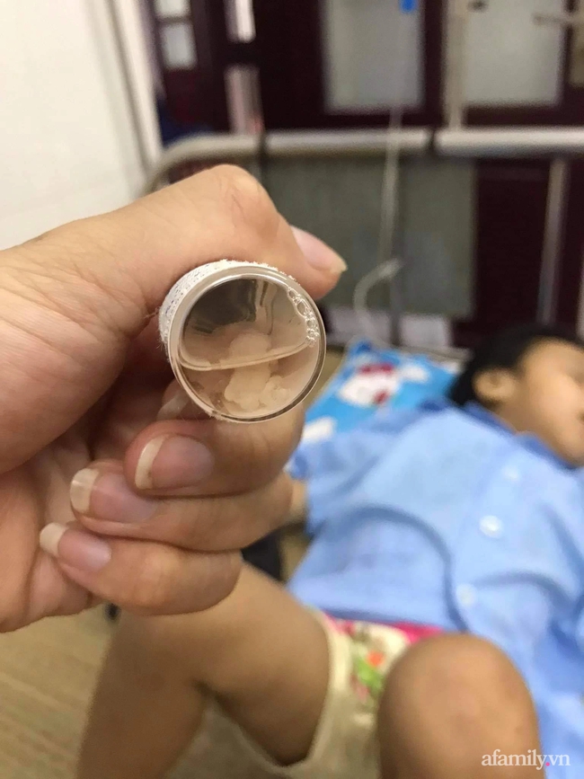 Người đầu tiên báo công an kể lại những điểm bất thường sau khi phát hiện bé gái 3 tuổi bị đinh găm vào đầu - Ảnh 2. Người đầu tiên báo công an kể lại những điểm bất thường sau khi phát hiện bé gái 3 tuổi bị đinh găm vào đầu - Ảnh 2.