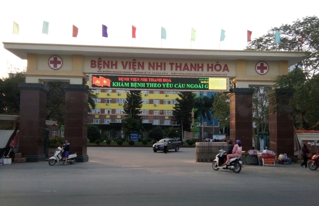 Trưởng khoa Bệnh viện Nhi Thanh Hóa bị tố sàm sỡ nữ nhân viên cấp dưới ngay tại bệnh viện. - Ảnh 1.