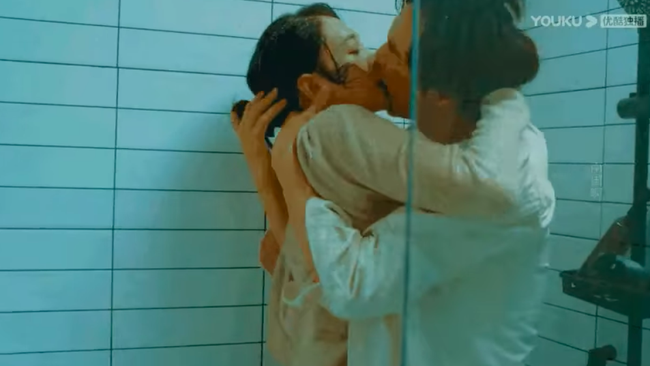 &quot;Đời này có em&quot;: Chung Hán Lương hôn Lý Tiểu Nhiễm như phim 18+, sốc nhất cảnh cắn môi như nuốt mặt nữ chính - Ảnh 5.