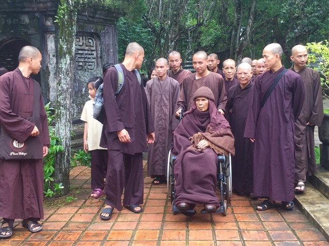 Thiền Sư Thích Nhất Hạnh viên tịch ở tuổi 96: Tang lễ sẽ kéo dài trong 7 ngày theo nghi thức tâm tang - Ảnh 3.