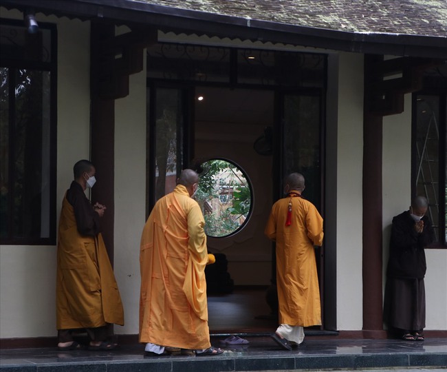 Thiền Sư Thích Nhất Hạnh viên tịch ở tuổi 96: Tang lễ sẽ kéo dài trong 7 ngày theo nghi thức tâm tang - Ảnh 2.