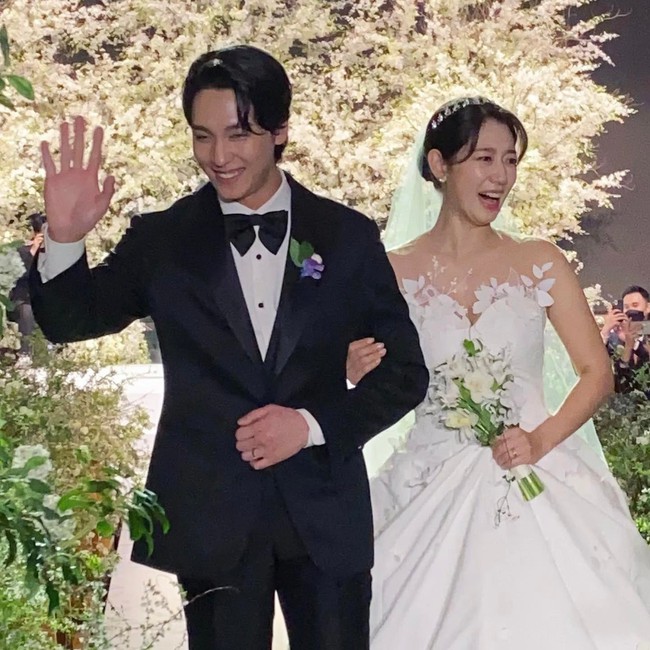 Lee Min Ho trốn khóc nức nở ở đám cưới của Park Shin Hye, sự thật phía sau khiến fan vỡ òa - Ảnh 3.