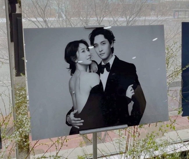 HOT: Lộ hình ảnh hiếm hoi trong đám cưới kín đáo của Park Shin Hye và ông xã kém tuổi - Ảnh 7.