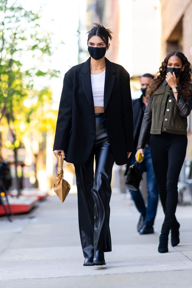 Kendall Jenner diện blazer theo những cách không cầu kỳ, nhưng vẫn siêu chất  - Ảnh 6.